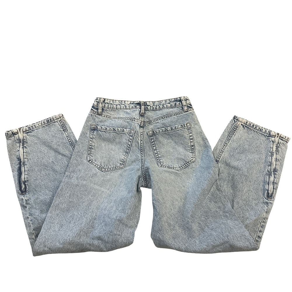Low Rise Barrel Jeans - Picture 2 of 5